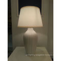 Beautiful White Simple Design Bedside Table Lamp (YJ10010/00/010)